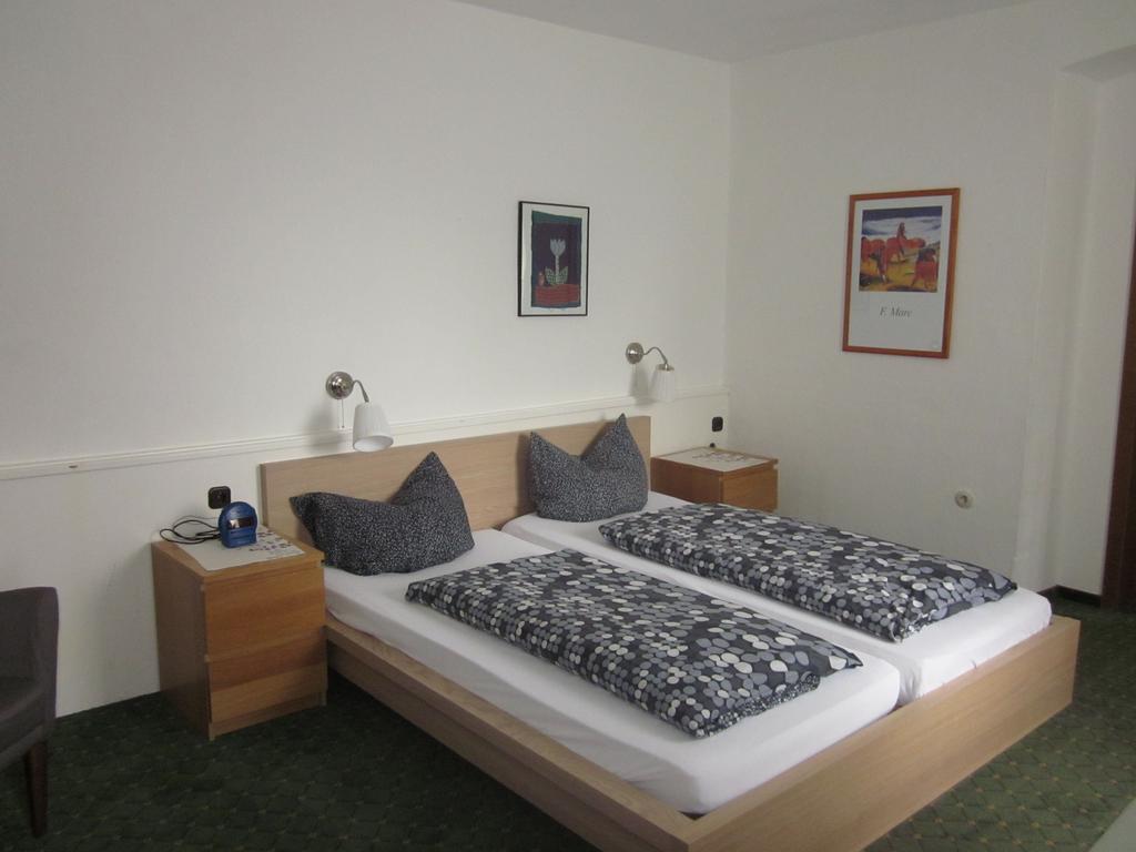 Schultenhof Balve Room photo